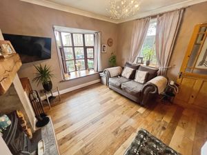 Lounge- click for photo gallery